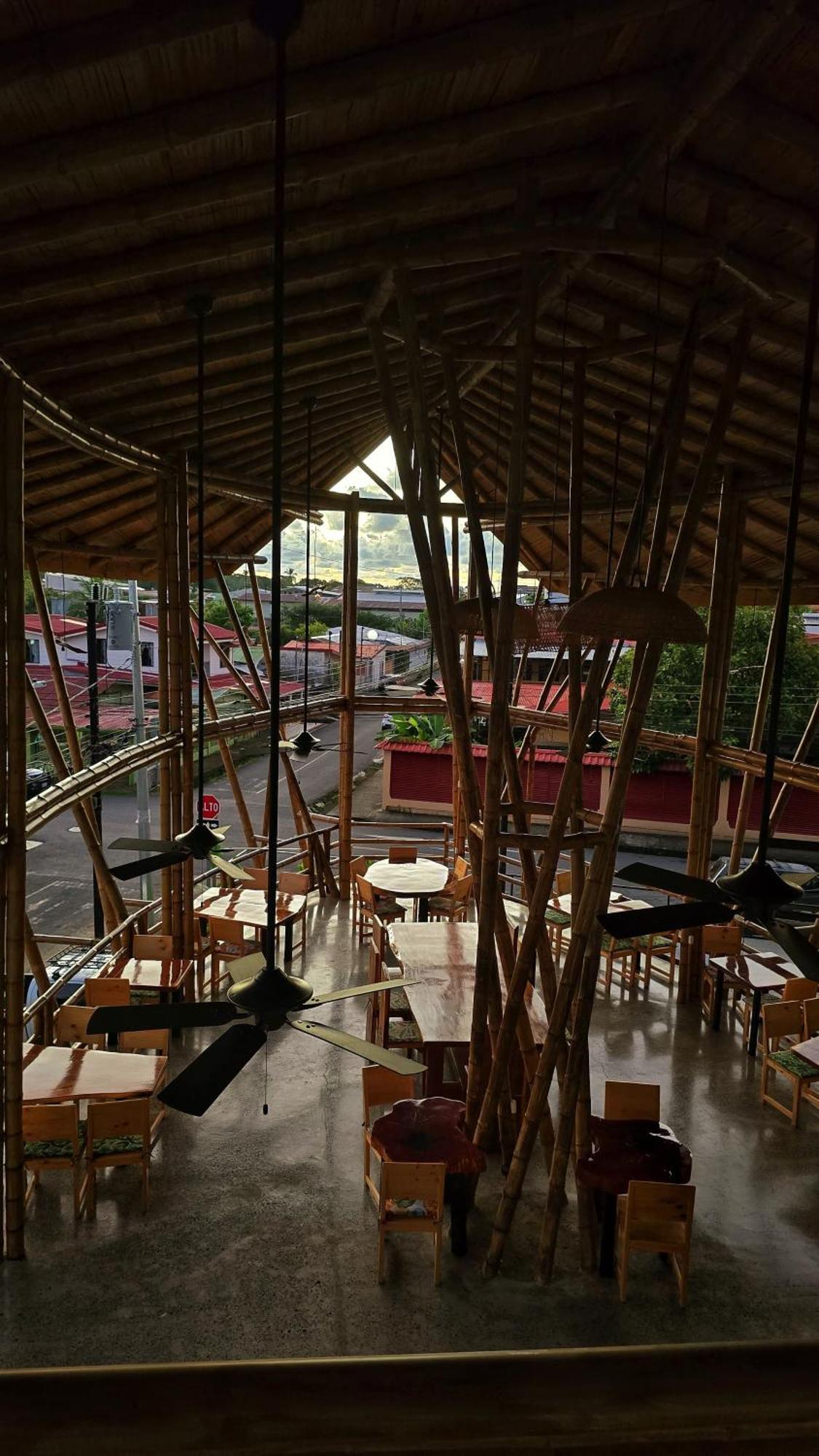 Bonding Coffee Roaster Cafe & Hotel Кепос Екстериор снимка