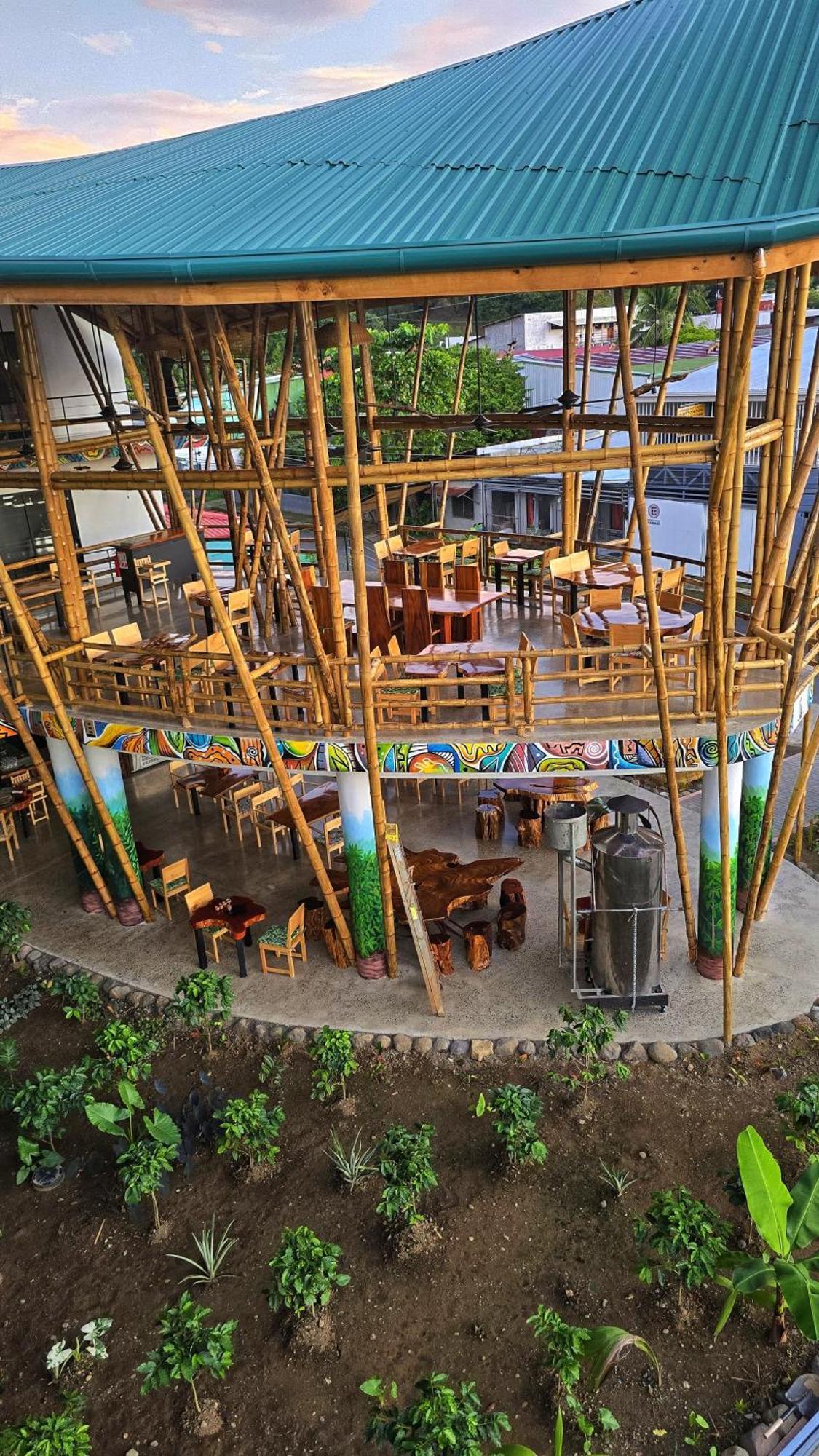 Bonding Coffee Roaster Cafe & Hotel Кепос Екстериор снимка
