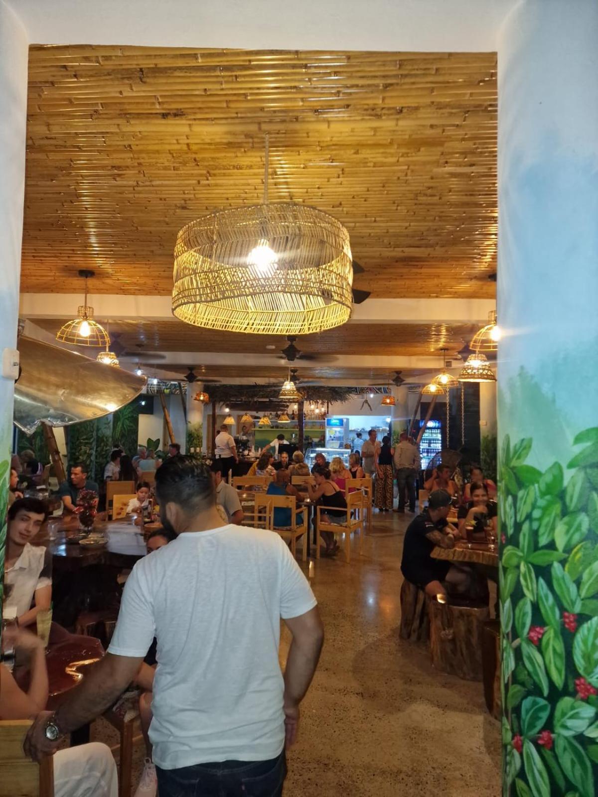 Bonding Coffee Roaster Cafe & Hotel Кепос Екстериор снимка