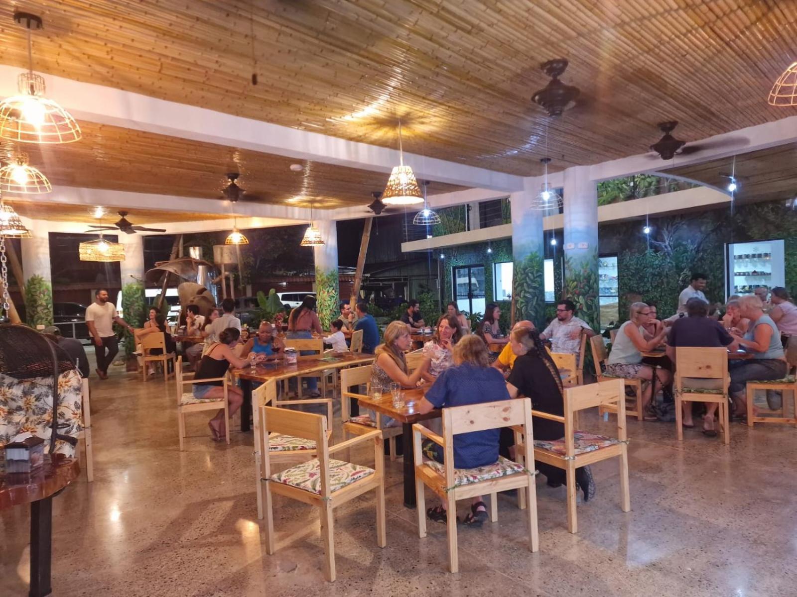 Bonding Coffee Roaster Cafe & Hotel Кепос Екстериор снимка