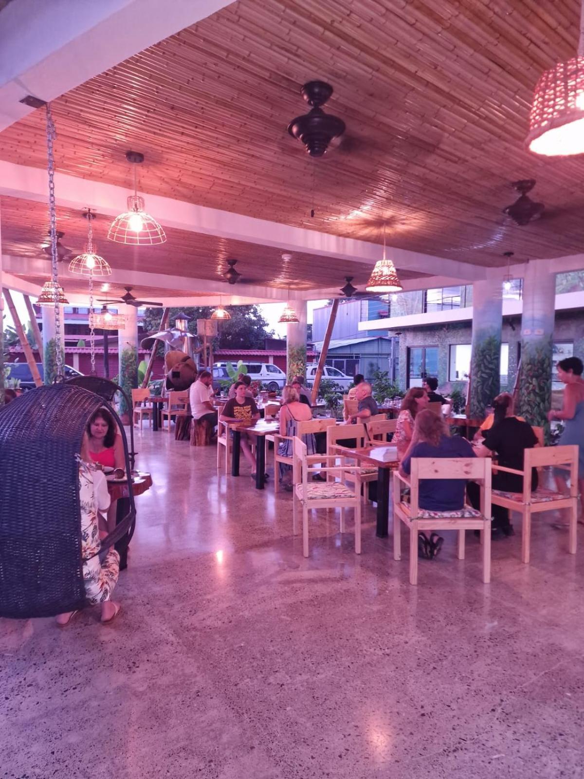 Bonding Coffee Roaster Cafe & Hotel Кепос Екстериор снимка