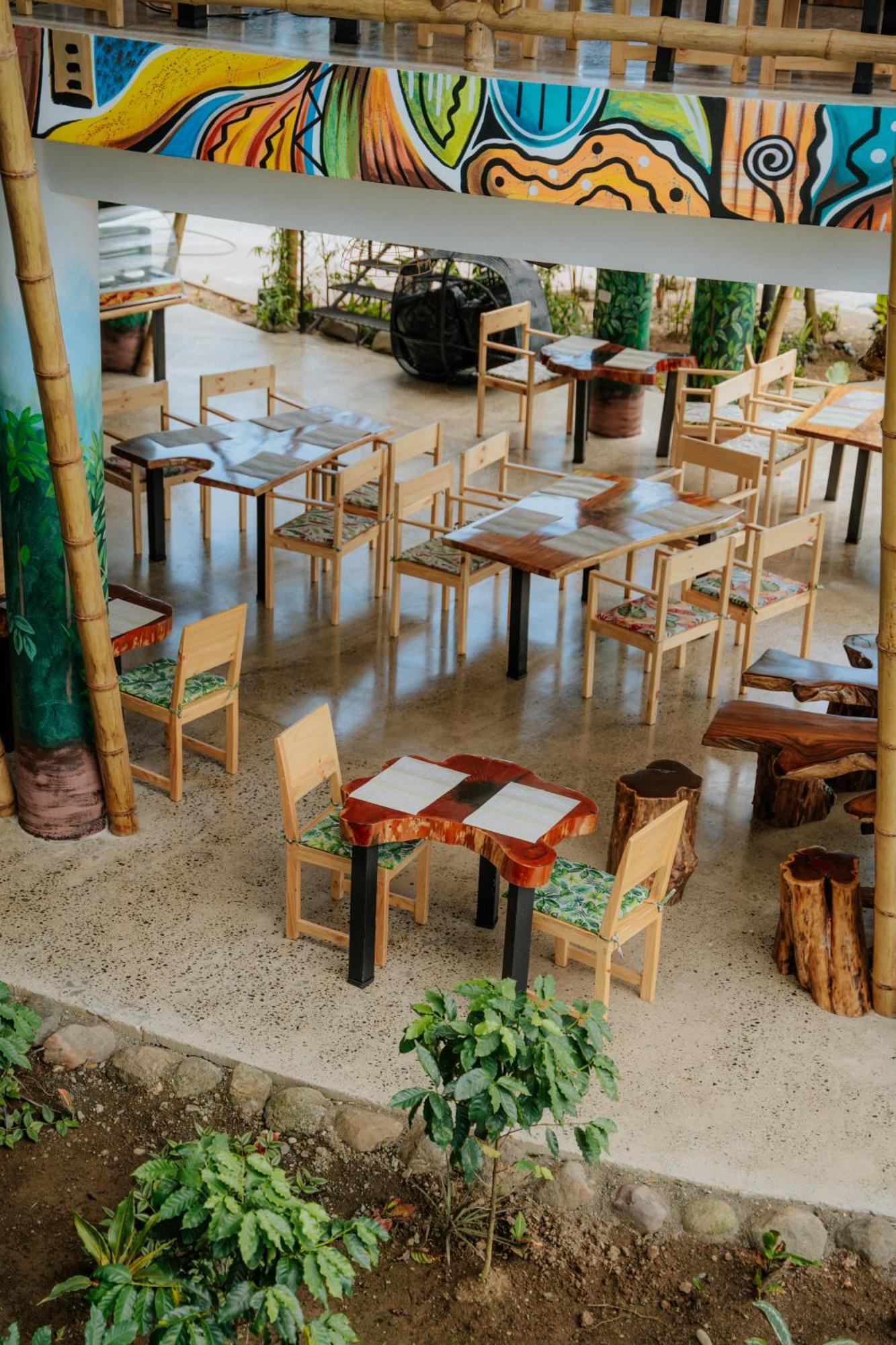 Bonding Coffee Roaster Cafe & Hotel Кепос Екстериор снимка